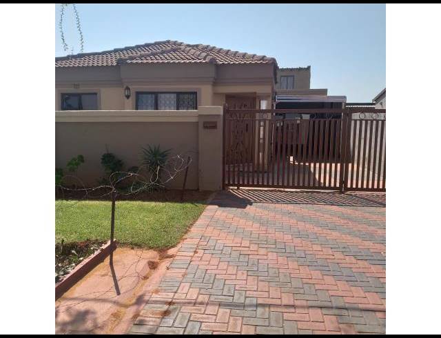3 BEDROOM PROPERTY TO RENT IN PROTEA GLEN EXT